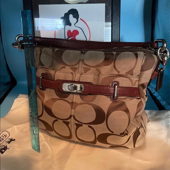 Authentic Signature Monogram Coach - Picture 2 of 7